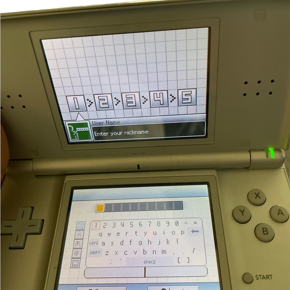 Nintendo DS LiteLaunch Edition Silver Handheld System With 5 Games in Cases - Picture 7 of 16